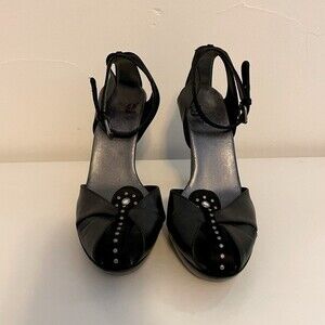 Cole Haan G series leather and Satin heels with crystals SZ 7 1/2